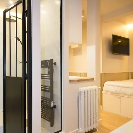 Fonctionnel Et Moderne Place Clichy - 2p - Flat-guest Apartment Paris